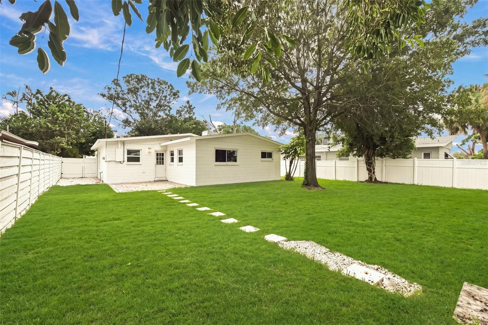 Single Family Residence at 3946 HELENA ST NE, ST PETERSBURG, photo 28 of 34