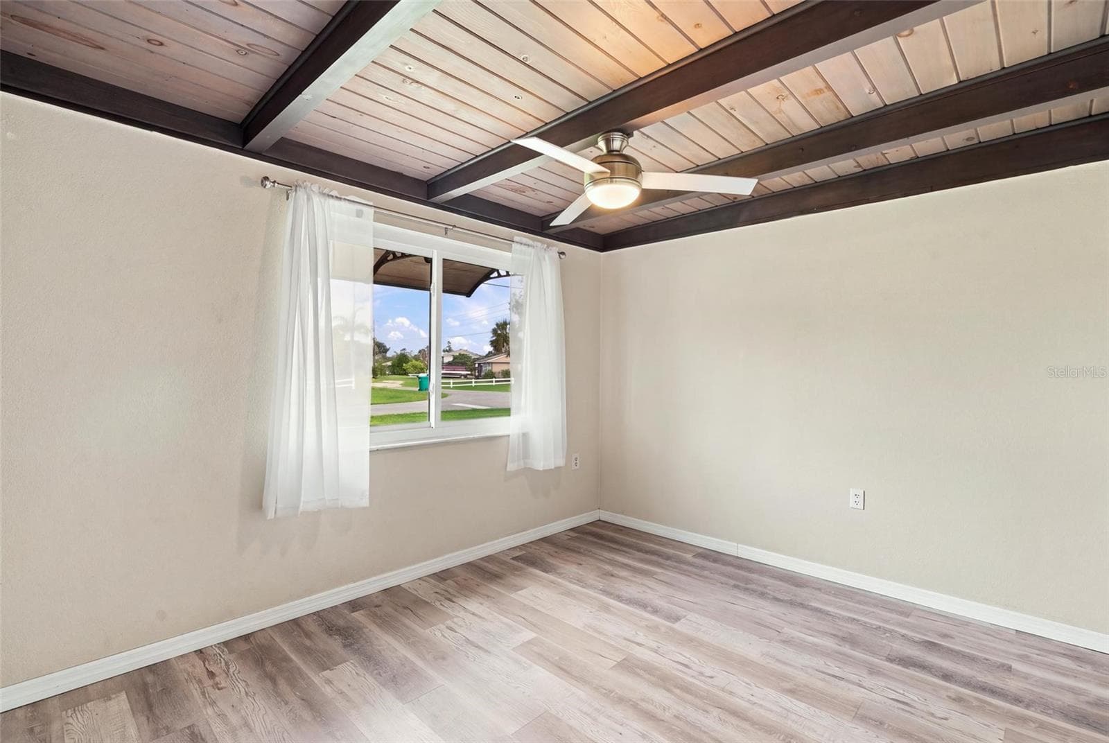 Single Family Residence at 1305 ROCKY CREEK LN, ENGLEWOOD, photo 10 of 22