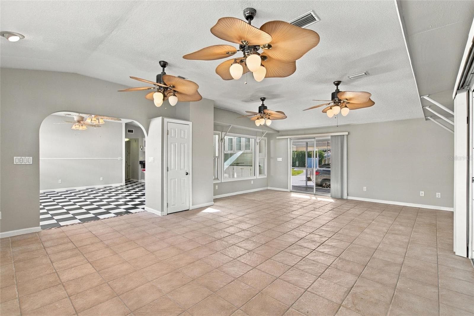 Family room - 439 PAR PINES BLVD, DAVENPORT