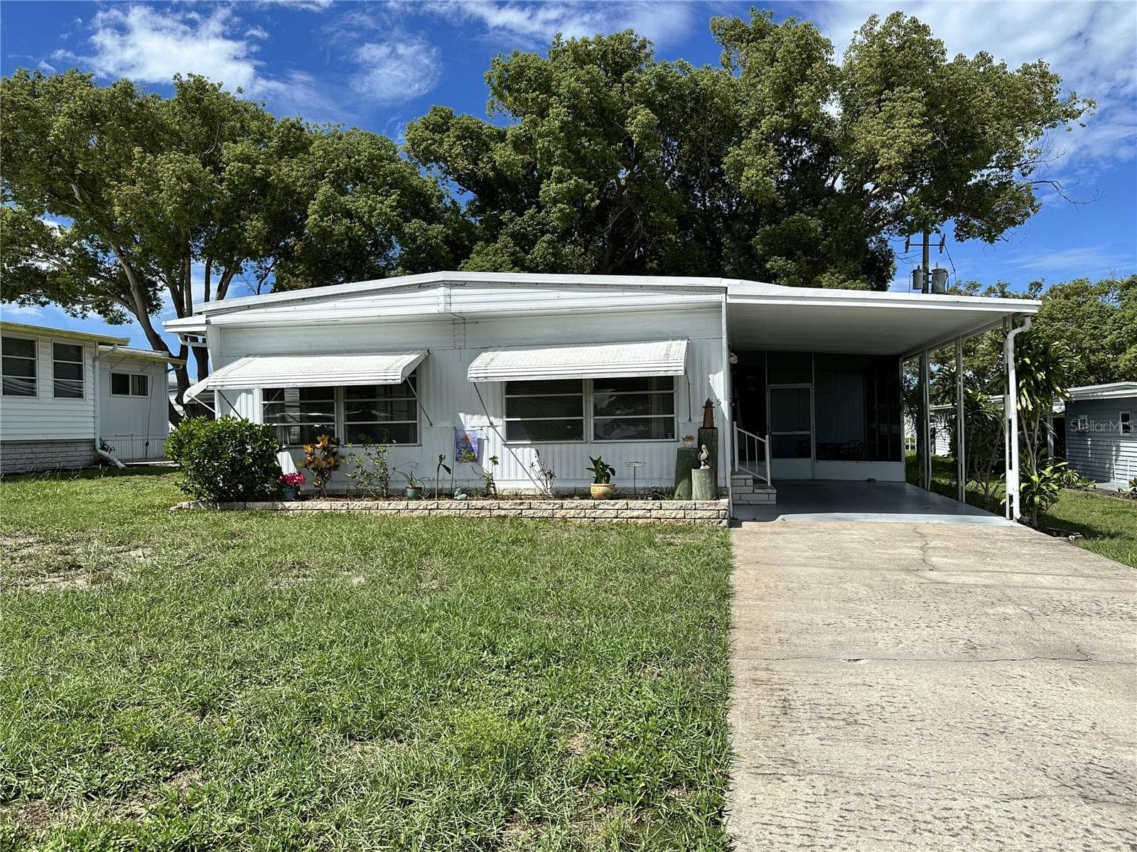 55 LEXINGTON CT #12
