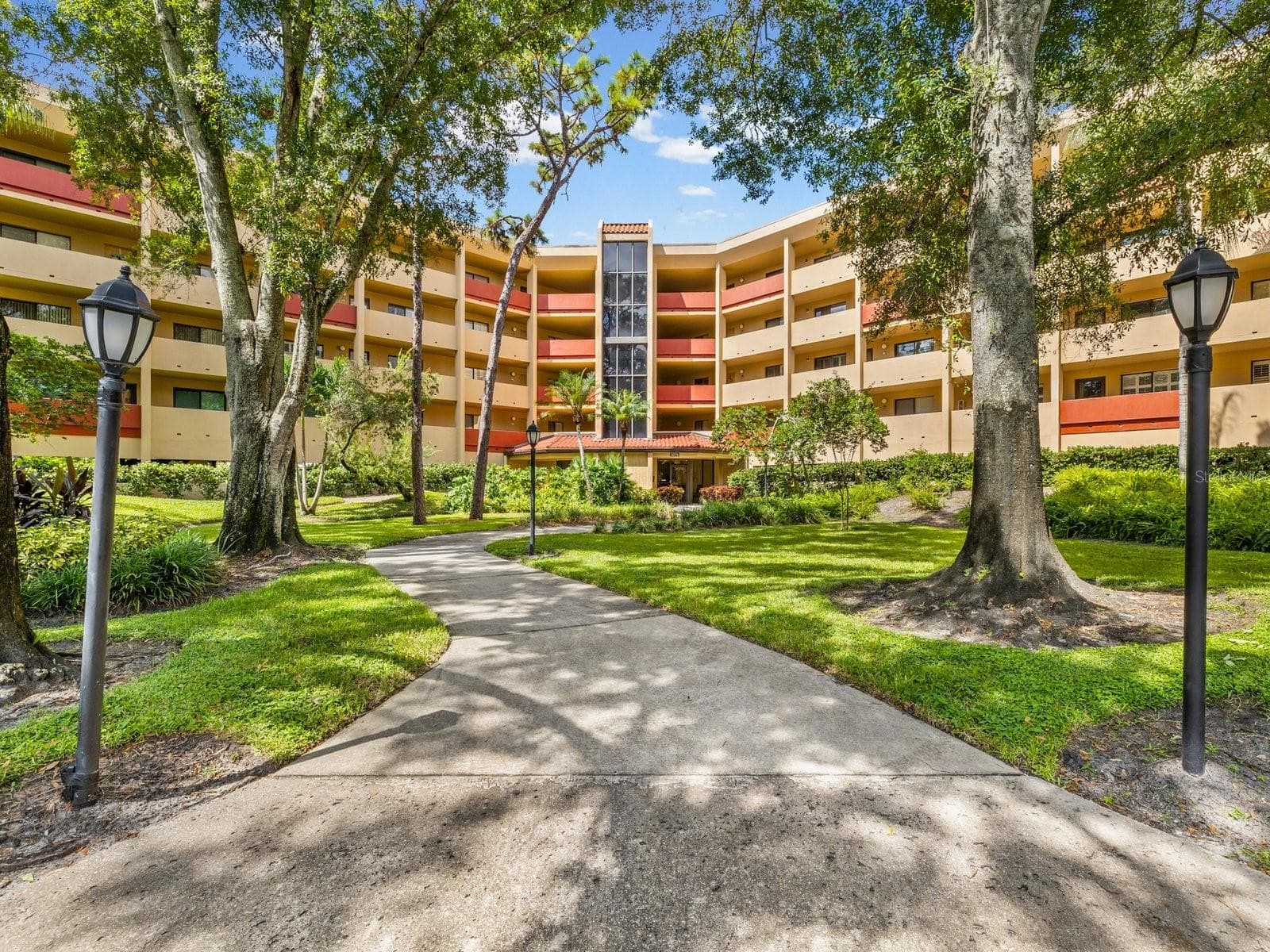 3076 EASTLAND BLVD #203