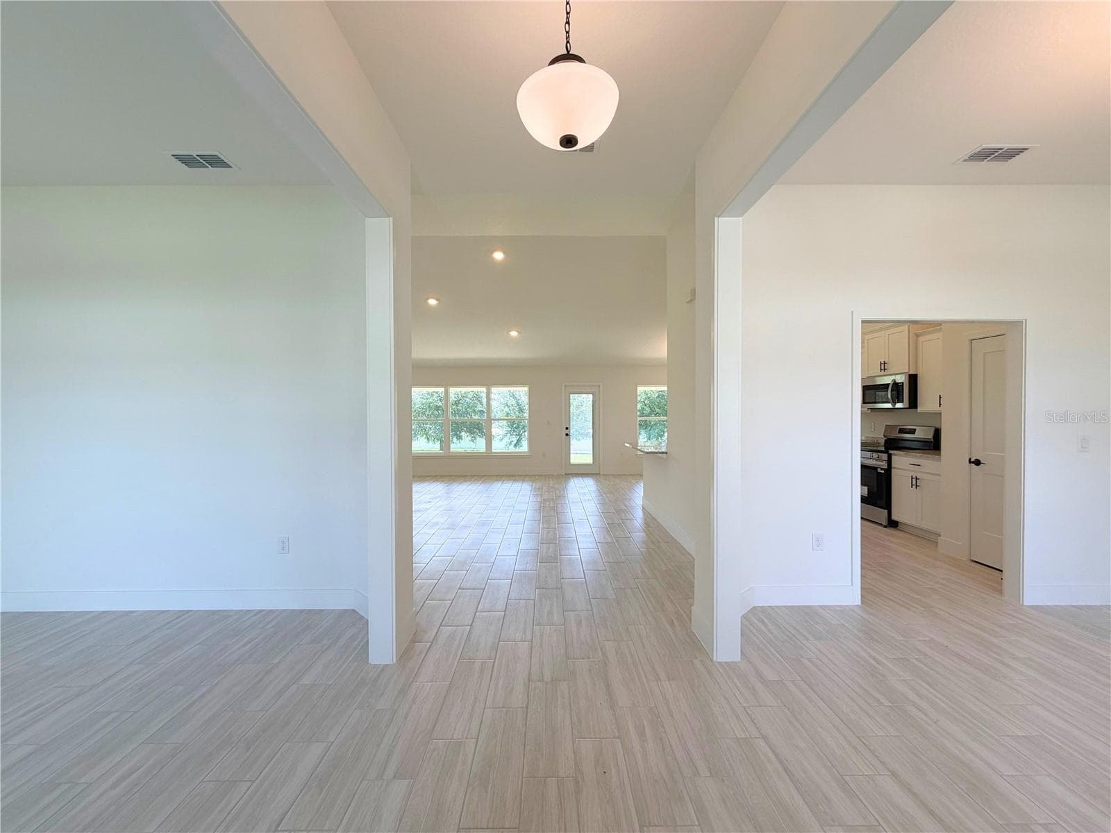 Single Family Residence at 37041 HIDDEN VIEW CIRCLE, DADE CITY, photo 8 of 69