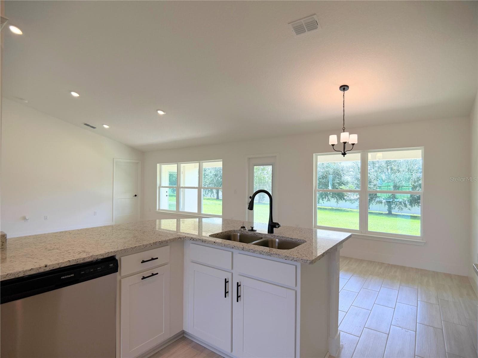 Single Family Residence at 37041 HIDDEN VIEW CIRCLE, DADE CITY, photo 10 of 69