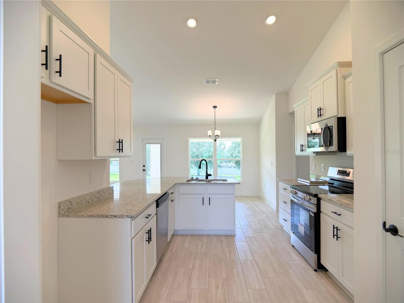 Single Family Residence at 37041 HIDDEN VIEW CIRCLE, DADE CITY, photo 18 of 69