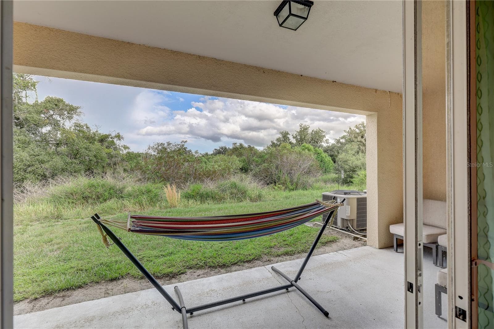 Townhouse at 9904 HOUND CHASE DR, GIBSONTON, photo 4 of 40