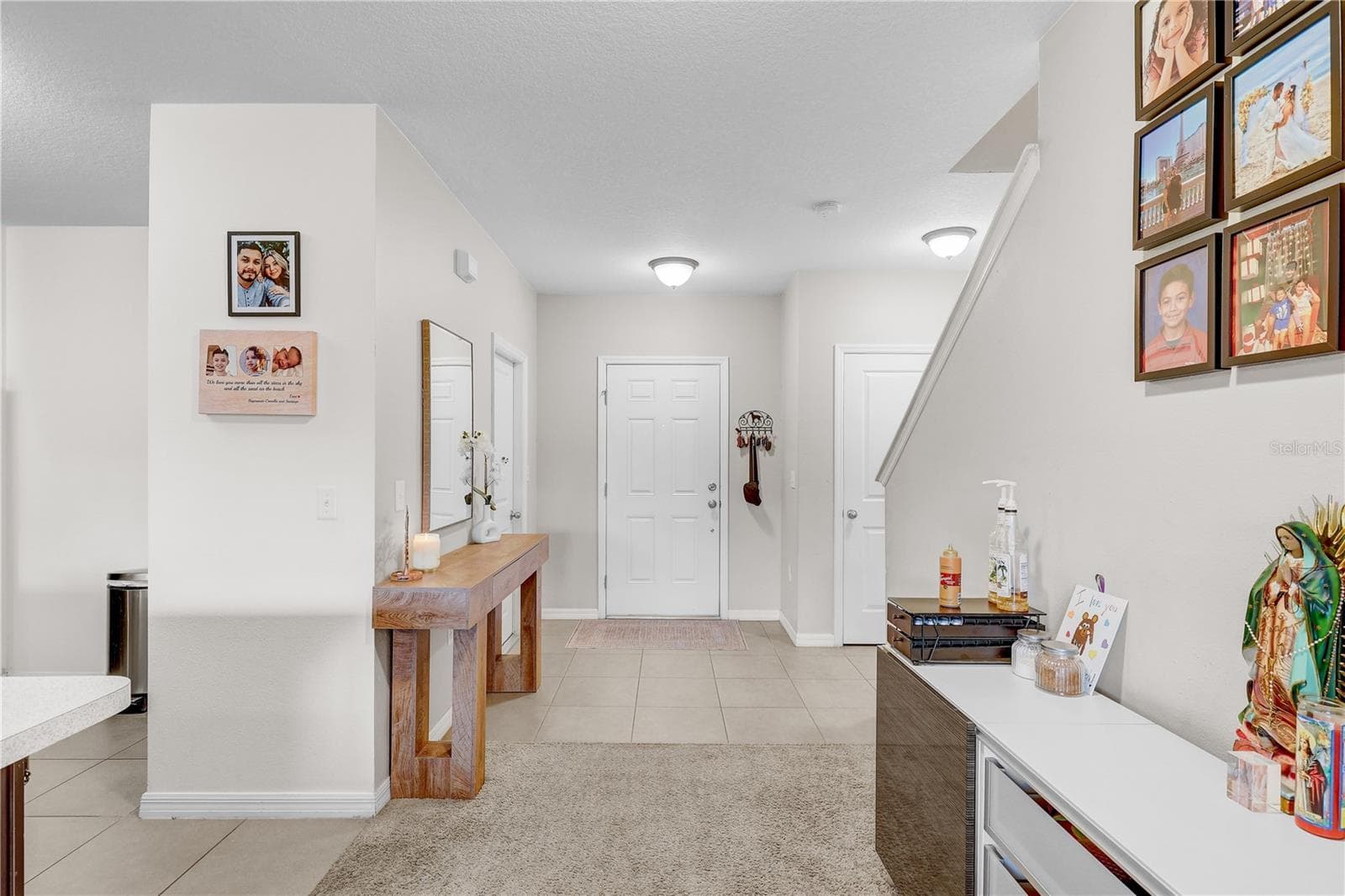 Townhouse at 9904 HOUND CHASE DR, GIBSONTON, photo 6 of 40