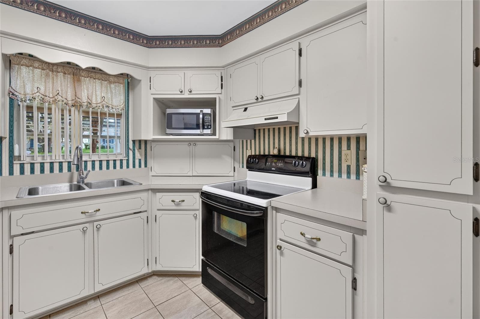 Single Family Residence at 1113 BEN HOPE DR, LEESBURG, photo 23 of 42