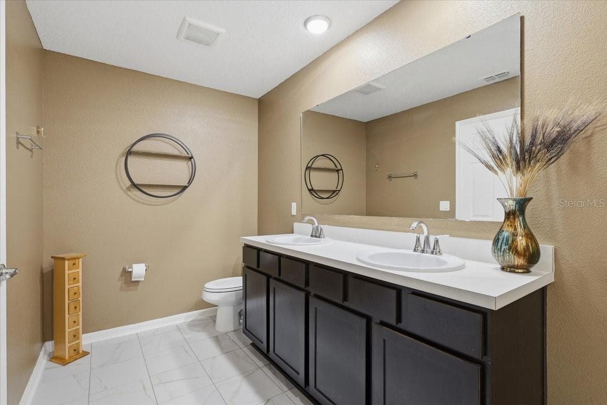Master Bathroom - 7 UNIVERSAL TRL, PALM COAST