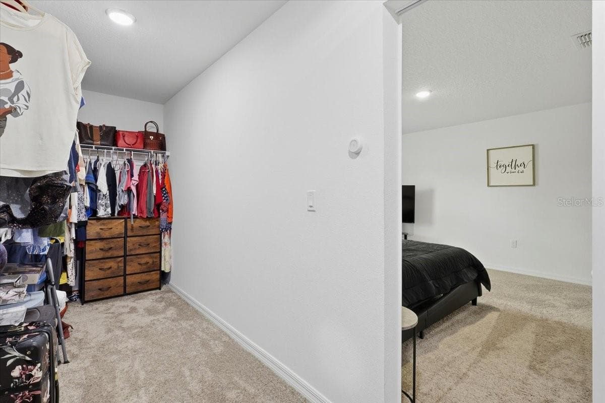 HUGE Master Closet! - 7 UNIVERSAL TRL, PALM COAST