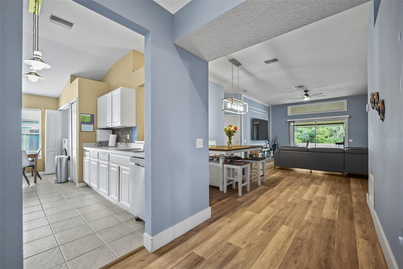 Single Family Residence at 2101 SHELBOURNE CT, WESLEY CHAPEL, photo 3 of 40