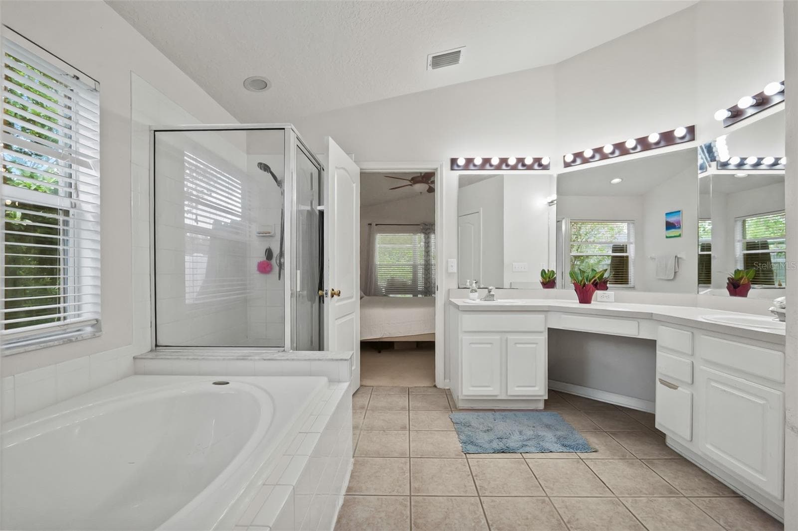 Single Family Residence at 2101 SHELBOURNE CT, WESLEY CHAPEL, photo 17 of 40