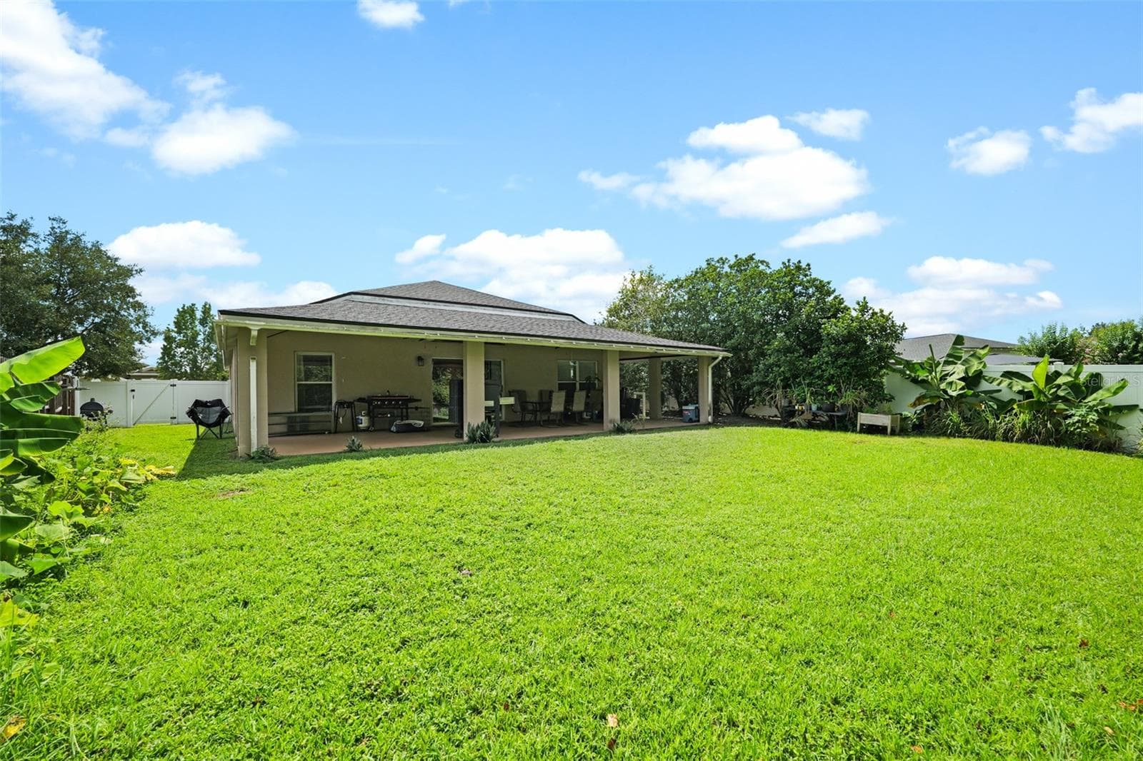 Single Family Residence at 2101 SHELBOURNE CT, WESLEY CHAPEL, photo 32 of 40