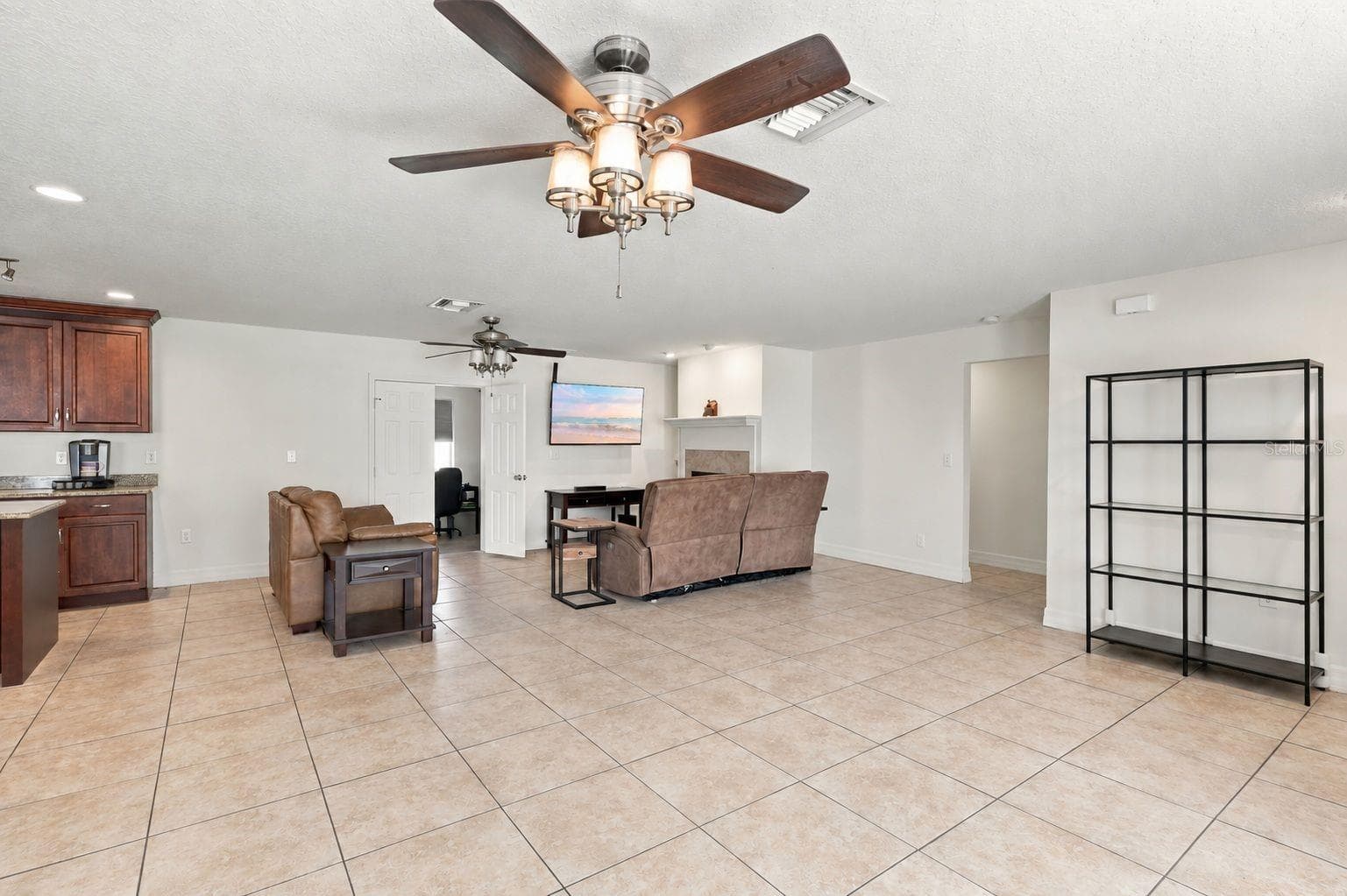 Single Family Residence at 1250 PALOS VERDE DR, ORLANDO, photo 6 of 40
