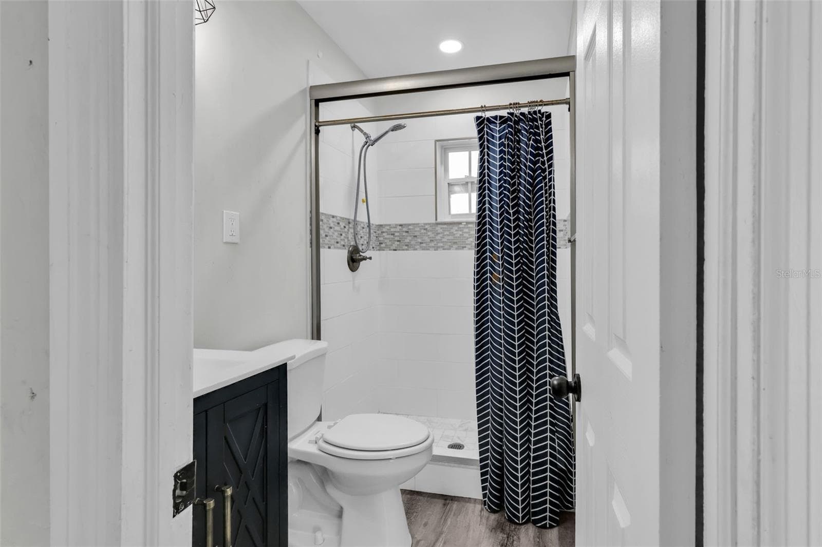Single Family Residence at 246 MAGELLAN DR, SARASOTA, photo 17 of 32