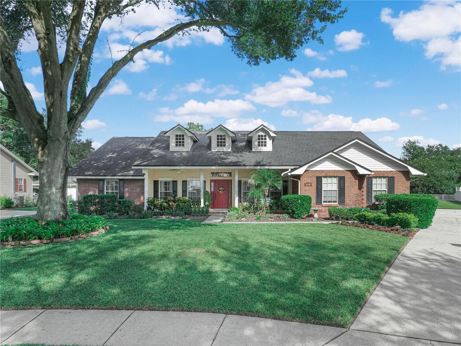 2113 LONGLEAF CIR