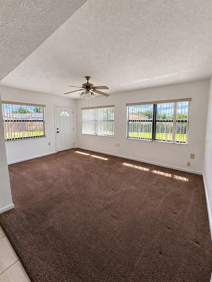 Family Room Area w/separate entrance. - 4068 CASTLEGATE DR, ORLANDO