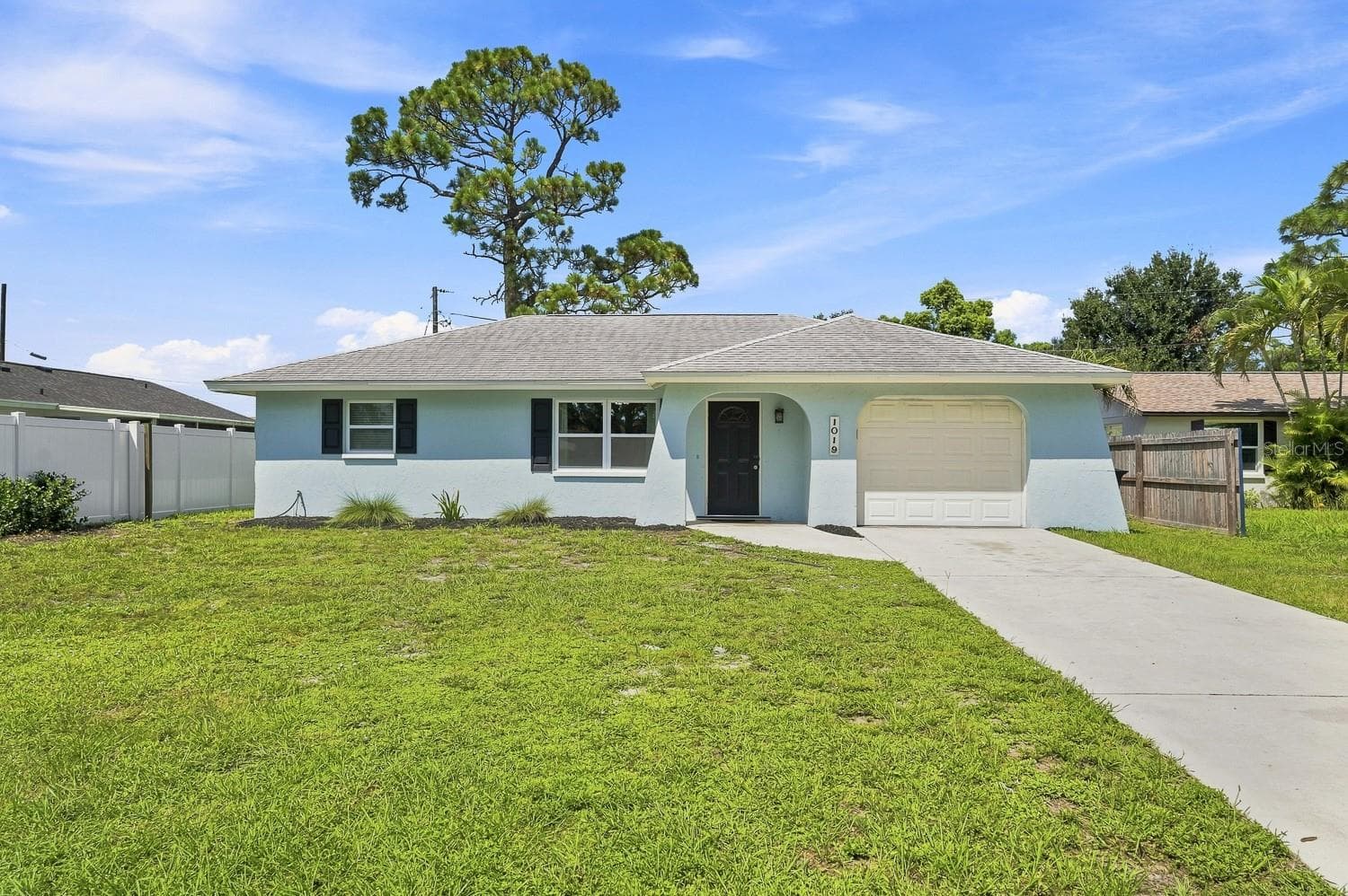 Single Family Residence at 1019 HOPE ST, VENICE