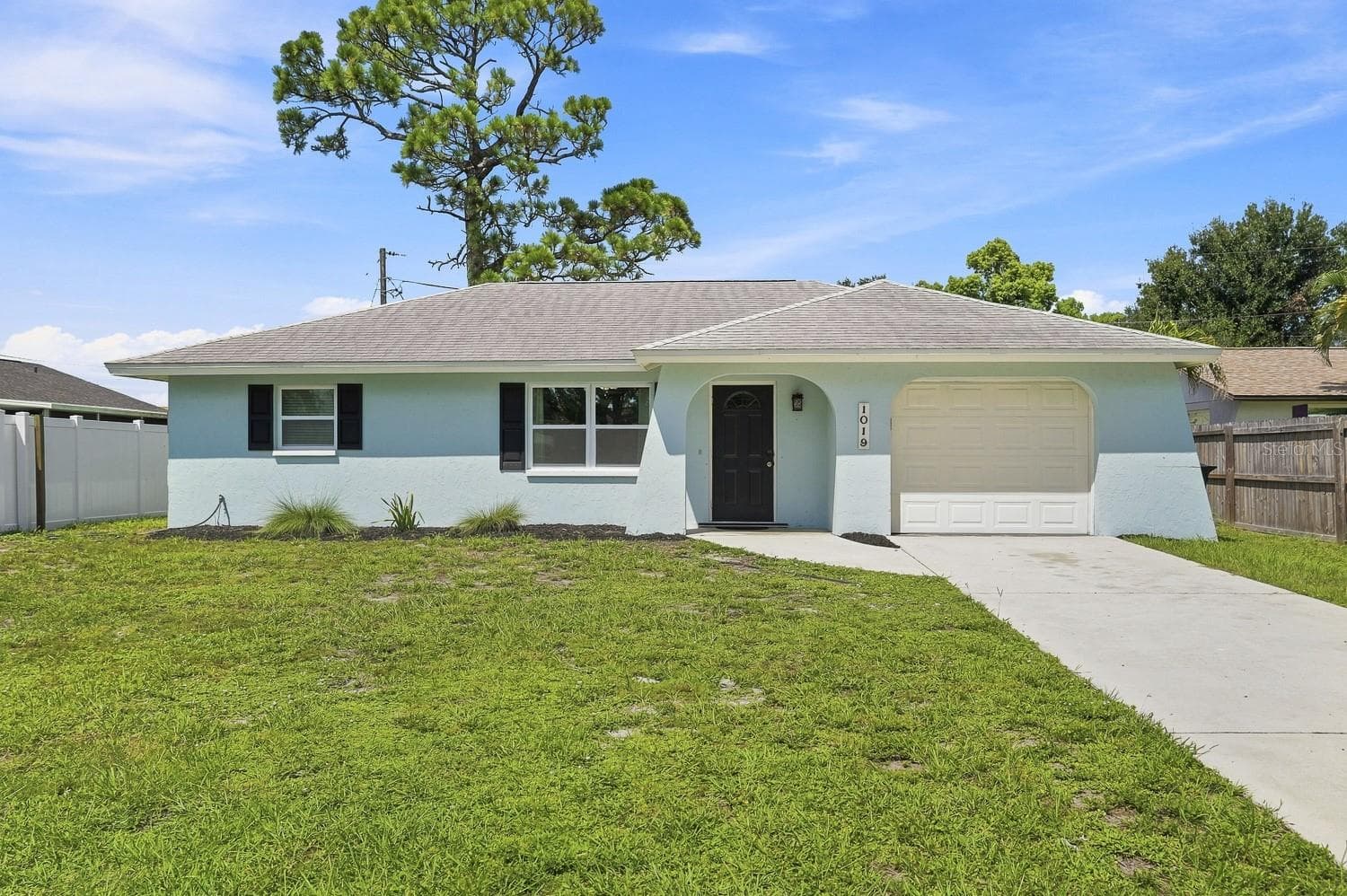 Single Family Residence at 1019 HOPE ST, VENICE, photo 2 of 45