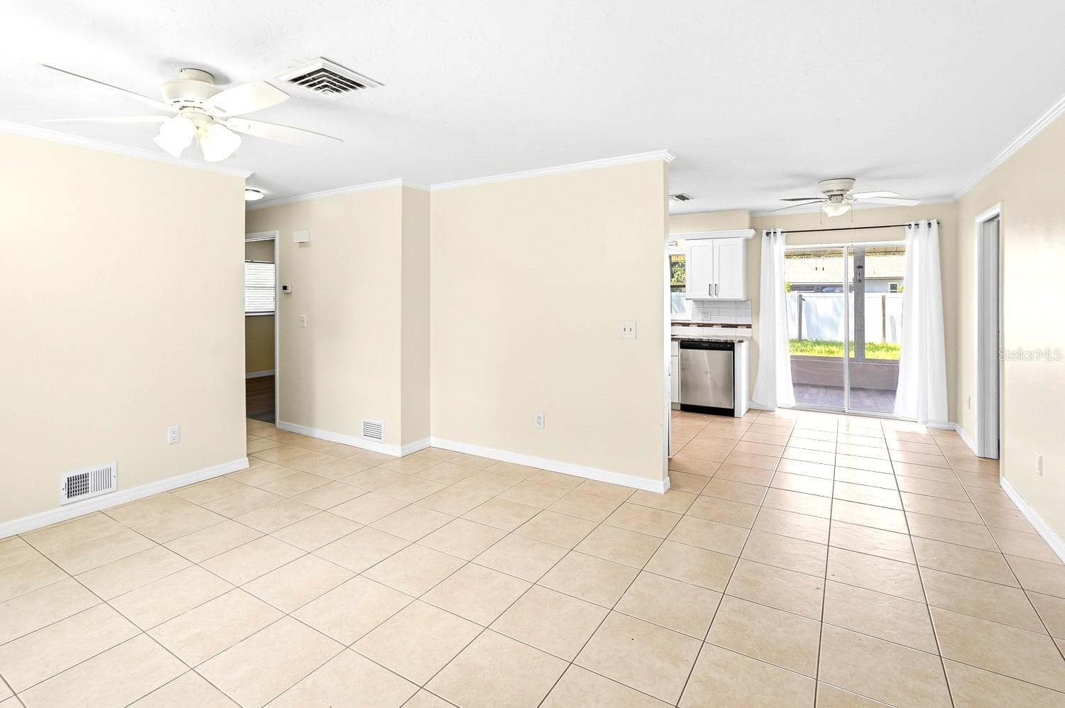 Single Family Residence at 1019 HOPE ST, VENICE, photo 6 of 45
