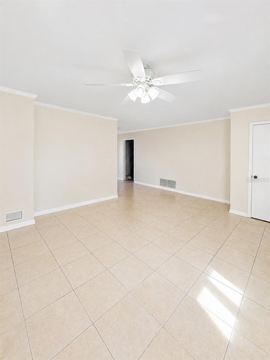 Single Family Residence at 1019 HOPE ST, VENICE, photo 10 of 45
