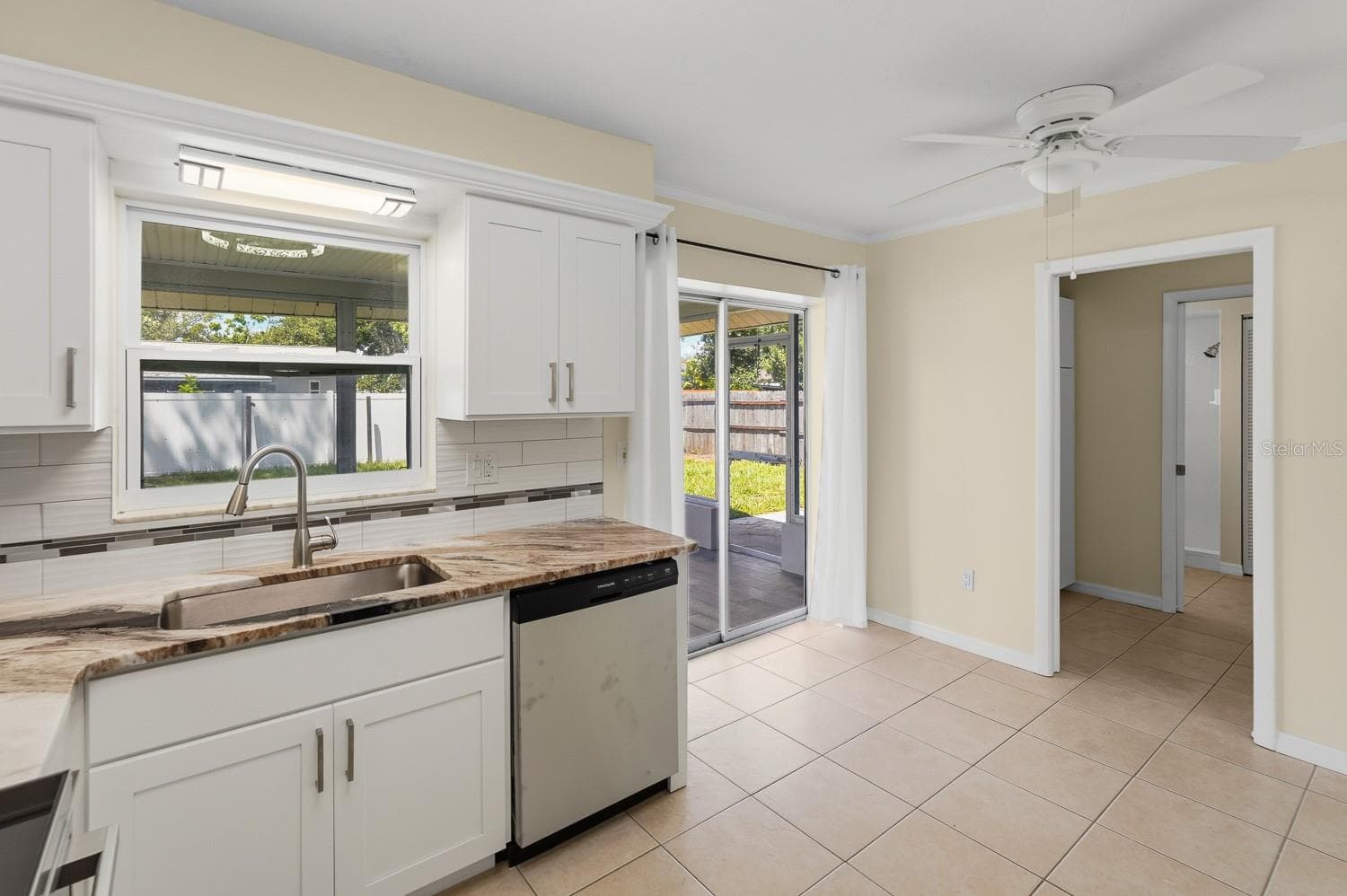 Single Family Residence at 1019 HOPE ST, VENICE, photo 18 of 45