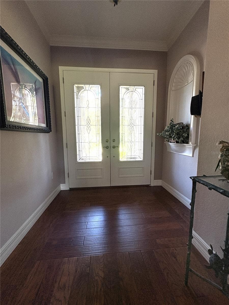 inside looking back at entry - 19588 SW 86TH LN, DUNNELLON