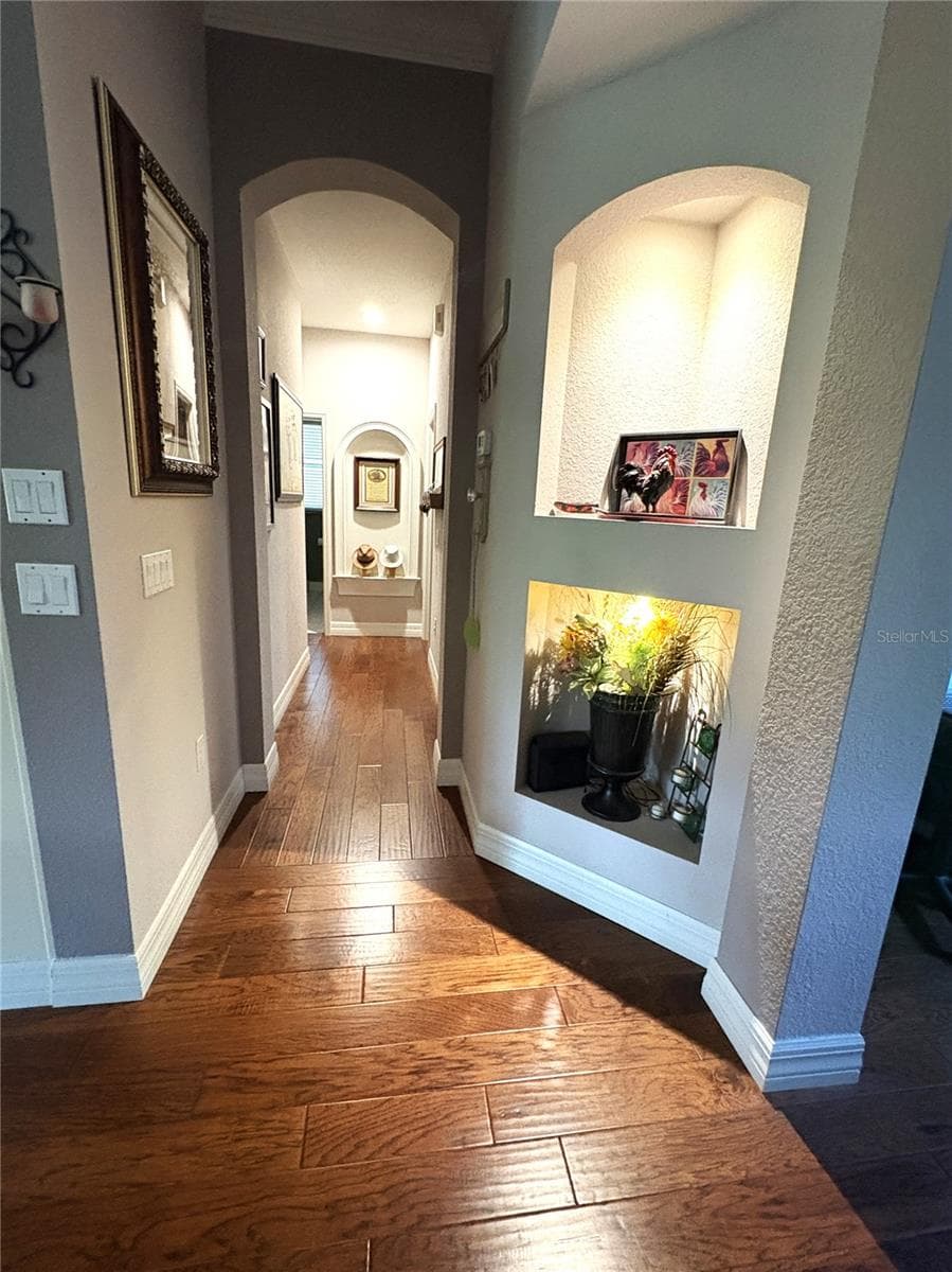 decorating nook - 19588 SW 86TH LN, DUNNELLON