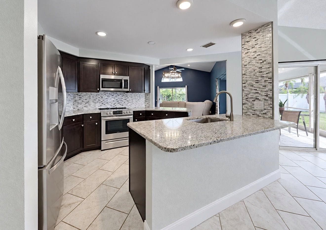 Breakfast Bar - 4115 MURFIELD DR E, BRADENTON