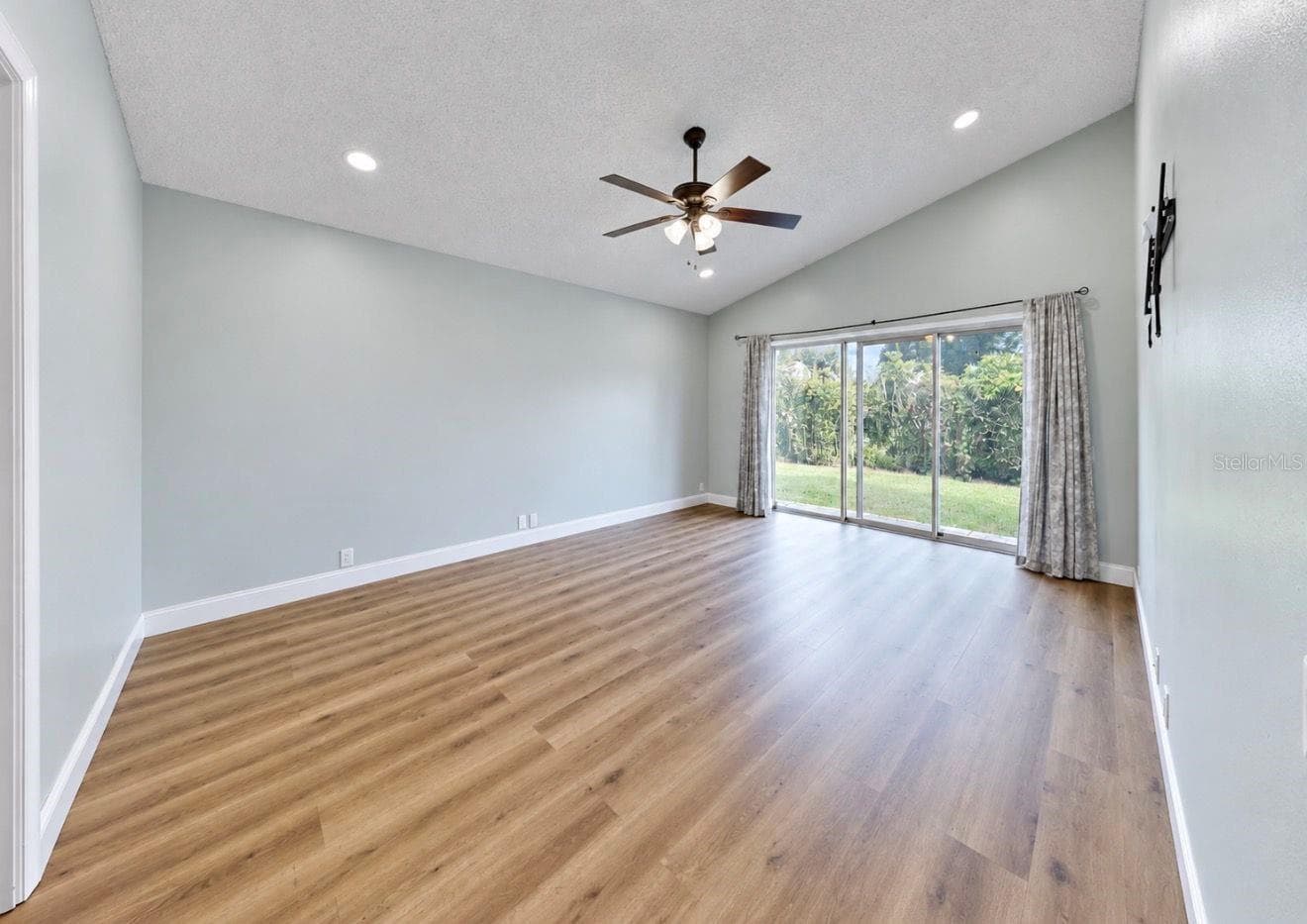 Primary Suite - 4115 MURFIELD DR E, BRADENTON