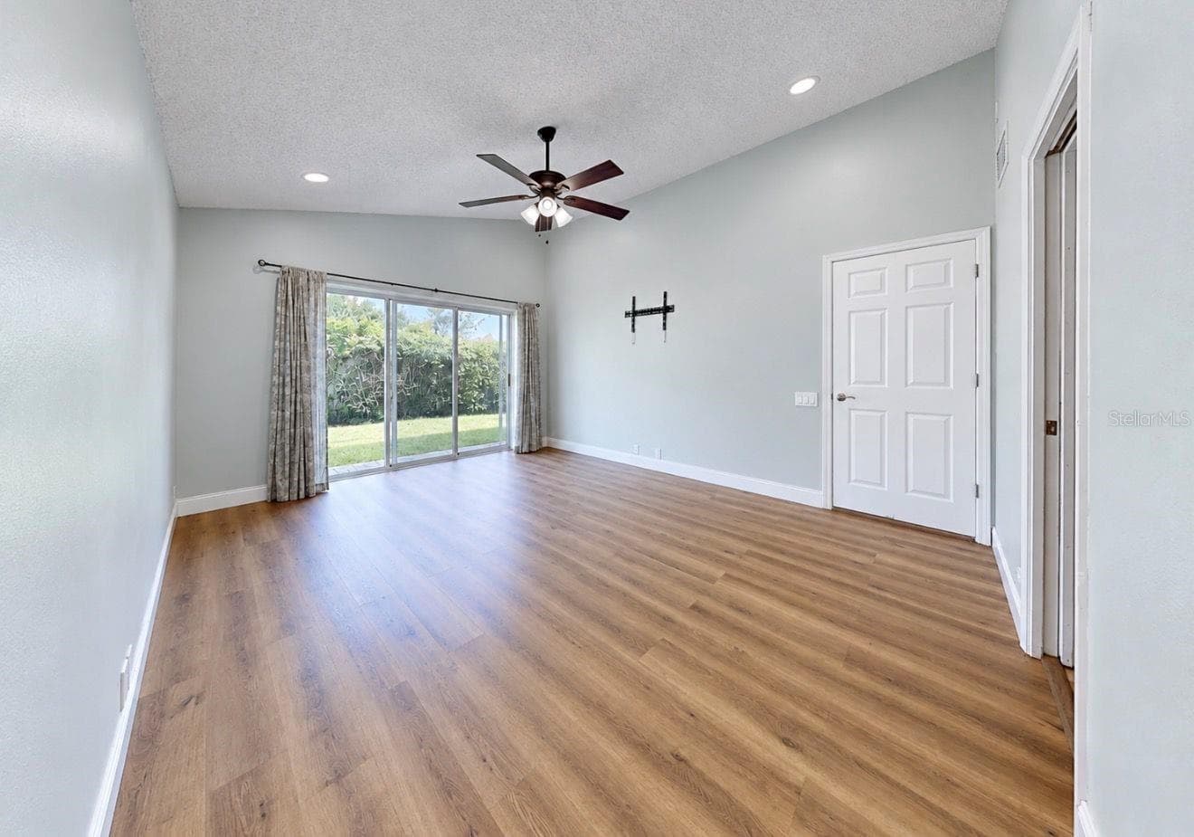 Primary Suite - 4115 MURFIELD DR E, BRADENTON