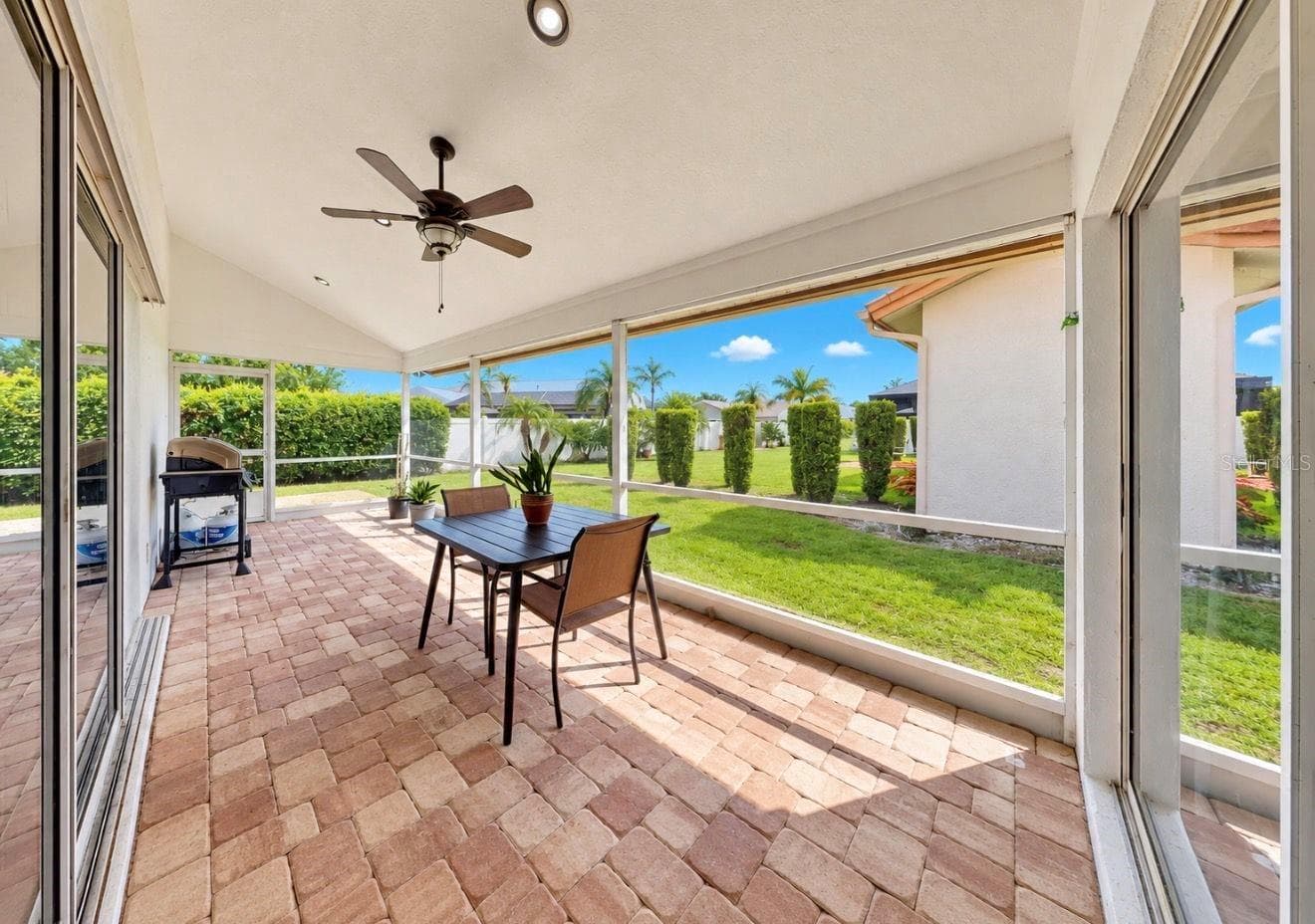 Lanai - 4115 MURFIELD DR E, BRADENTON