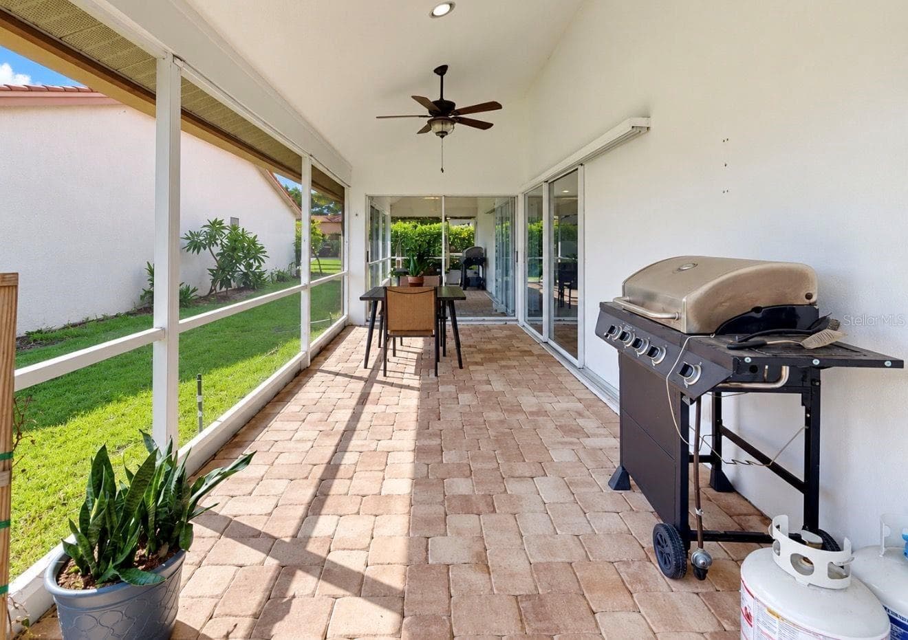 Lanai - 4115 MURFIELD DR E, BRADENTON