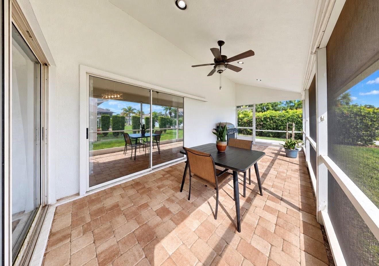 Lanai - 4115 MURFIELD DR E, BRADENTON