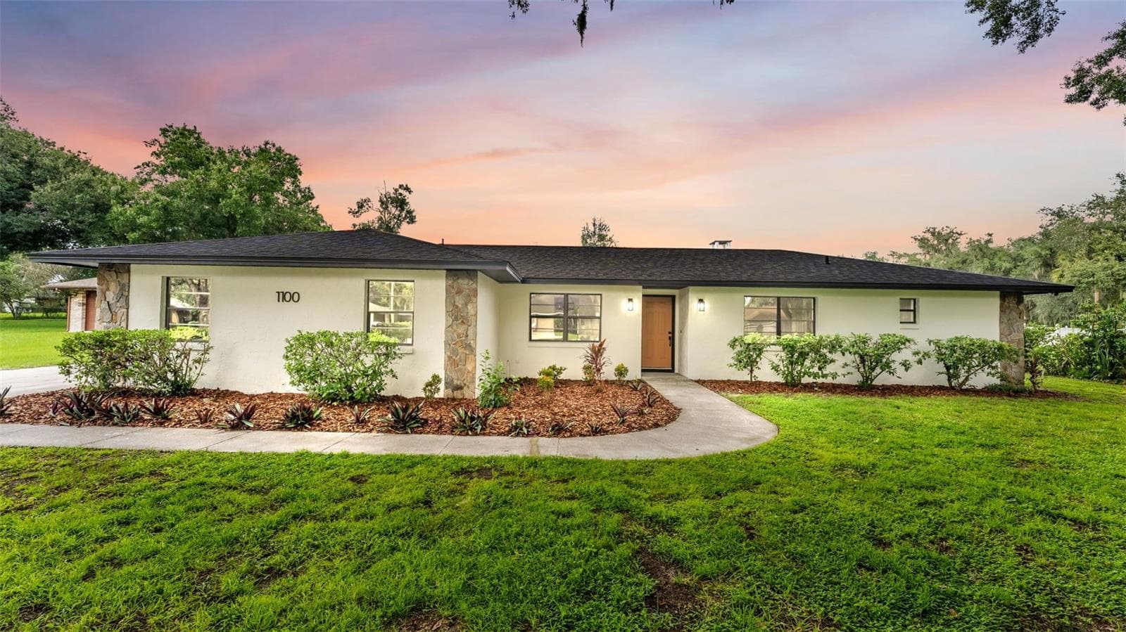 Single Family Residence at 1100 HAMMOCK SHADE DR, LAKELAND, photo 2 of 45