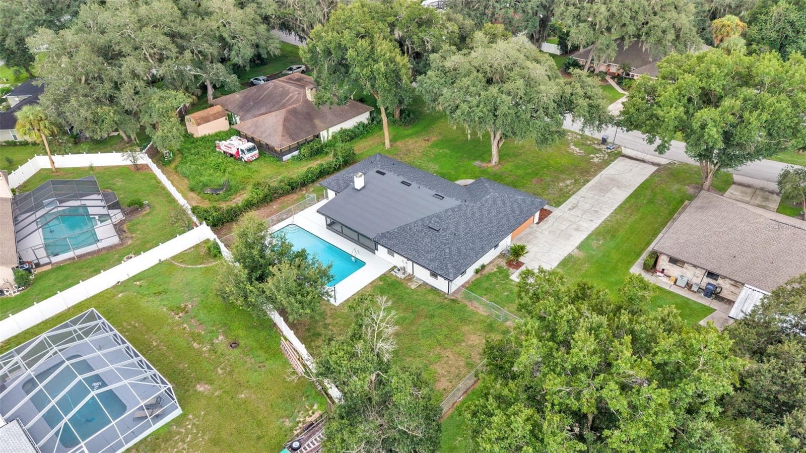 Single Family Residence at 1100 HAMMOCK SHADE DR, LAKELAND, photo 3 of 45