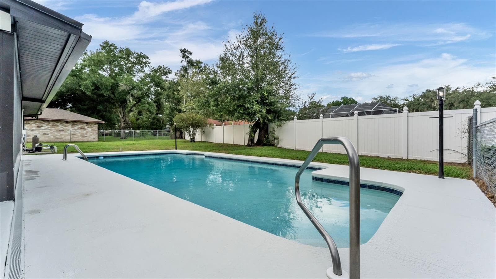 Single Family Residence at 1100 HAMMOCK SHADE DR, LAKELAND, photo 10 of 45