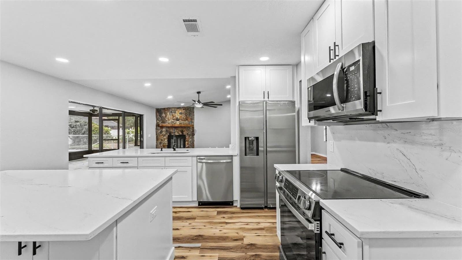 Single Family Residence at 1100 HAMMOCK SHADE DR, LAKELAND, photo 24 of 45