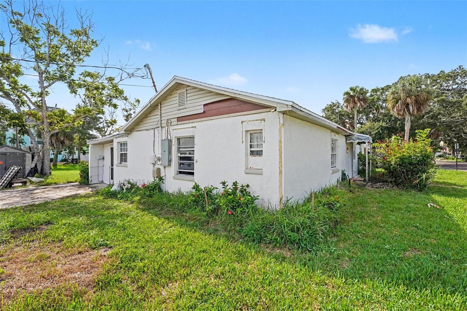 Single Family Residence at 1811 2ND ST, INDIAN ROCKS BEACH, photo 6 of 33
