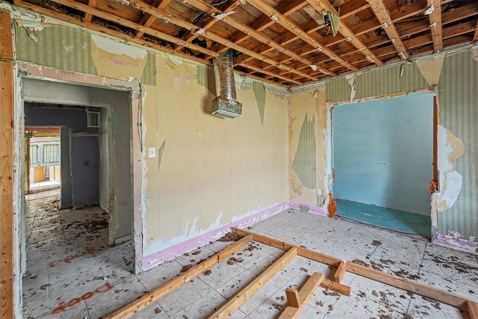 Single Family Residence at 1811 2ND ST, INDIAN ROCKS BEACH, photo 10 of 33