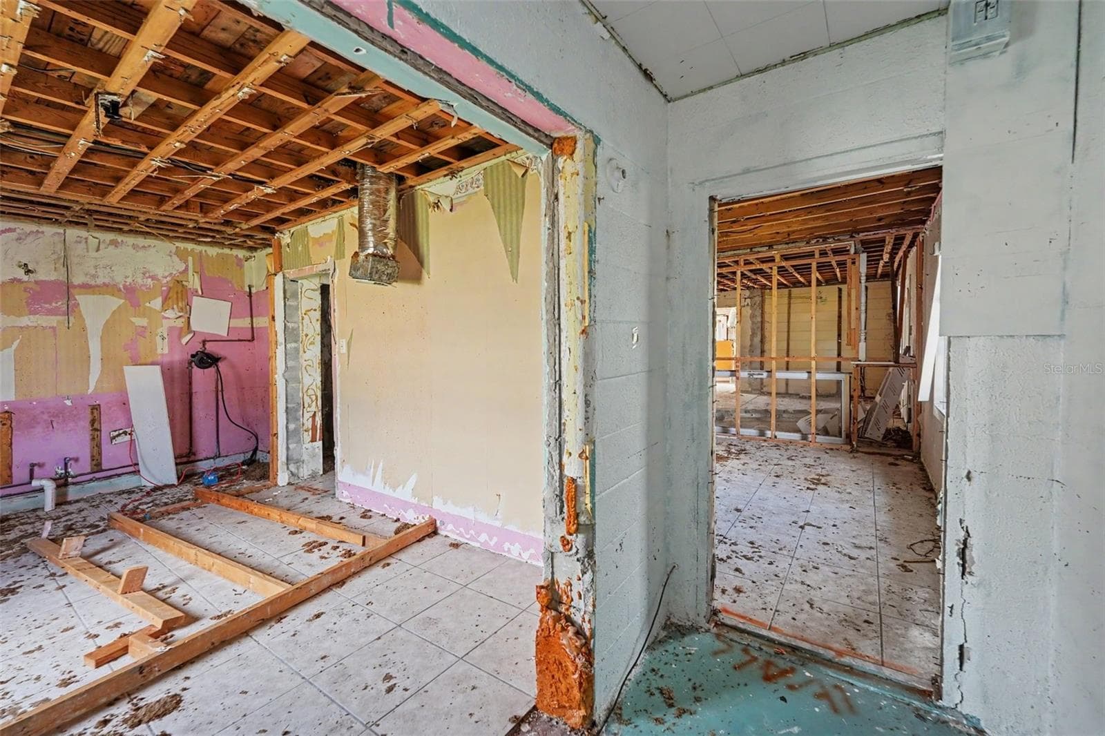 Single Family Residence at 1811 2ND ST, INDIAN ROCKS BEACH, photo 11 of 33