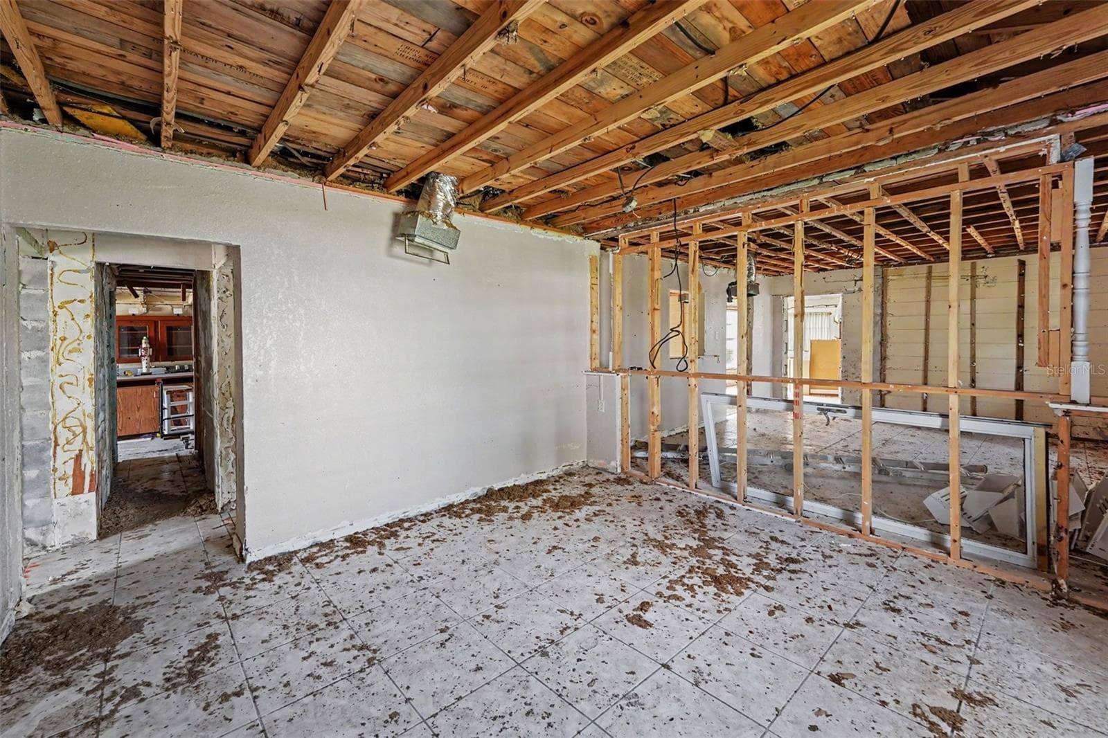 Single Family Residence at 1811 2ND ST, INDIAN ROCKS BEACH, photo 12 of 33