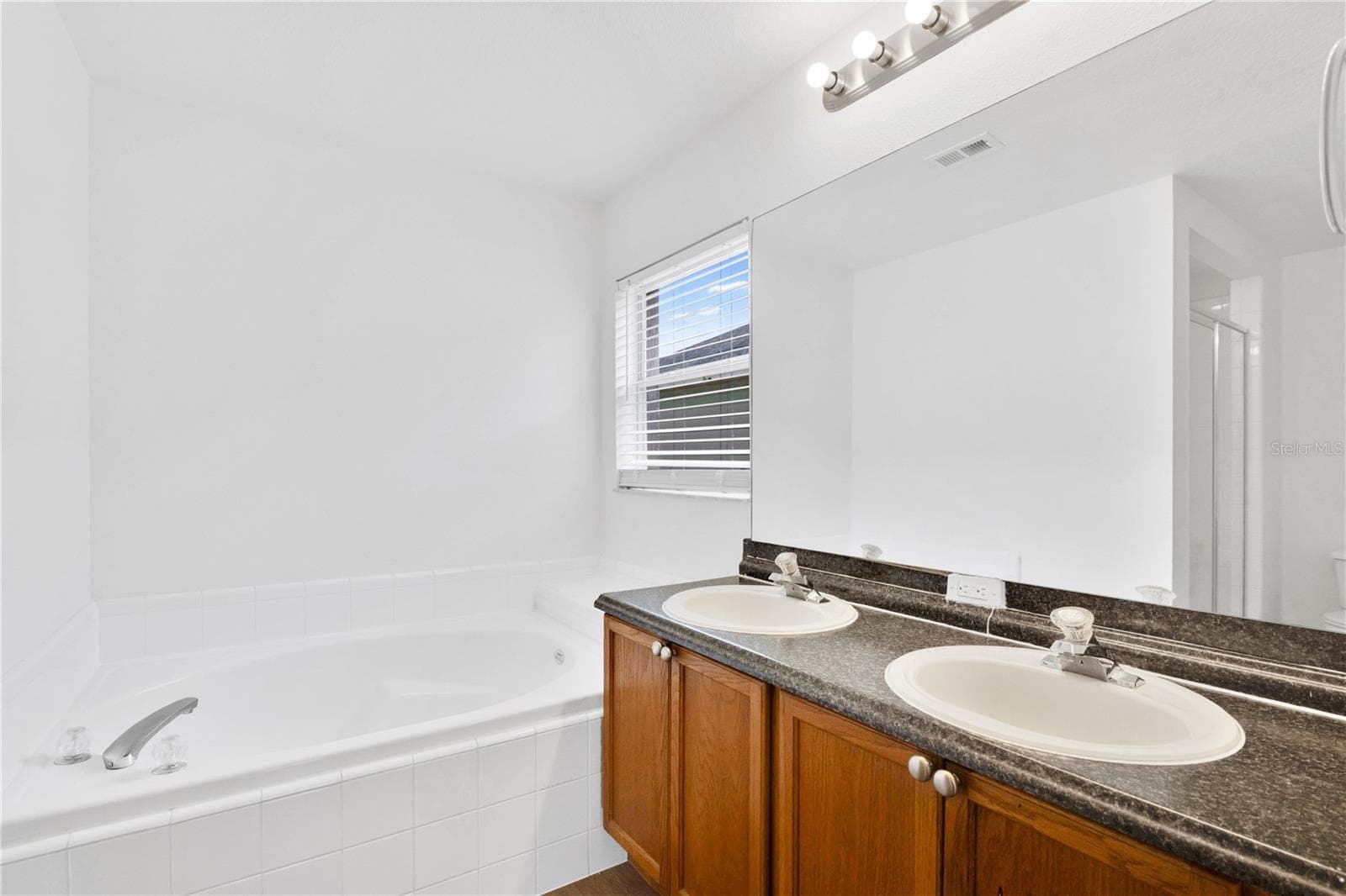 Single Family Residence at 950 WOODSONG WAY, CLERMONT, photo 12 of 33