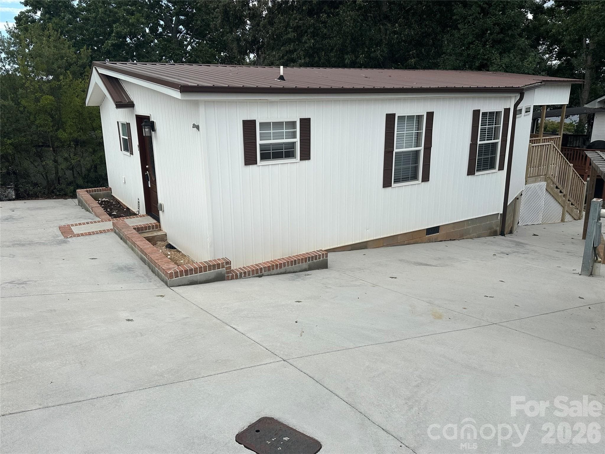 Single Family Residence at 106 Deer Field Drive, New London, photo 28 of 48