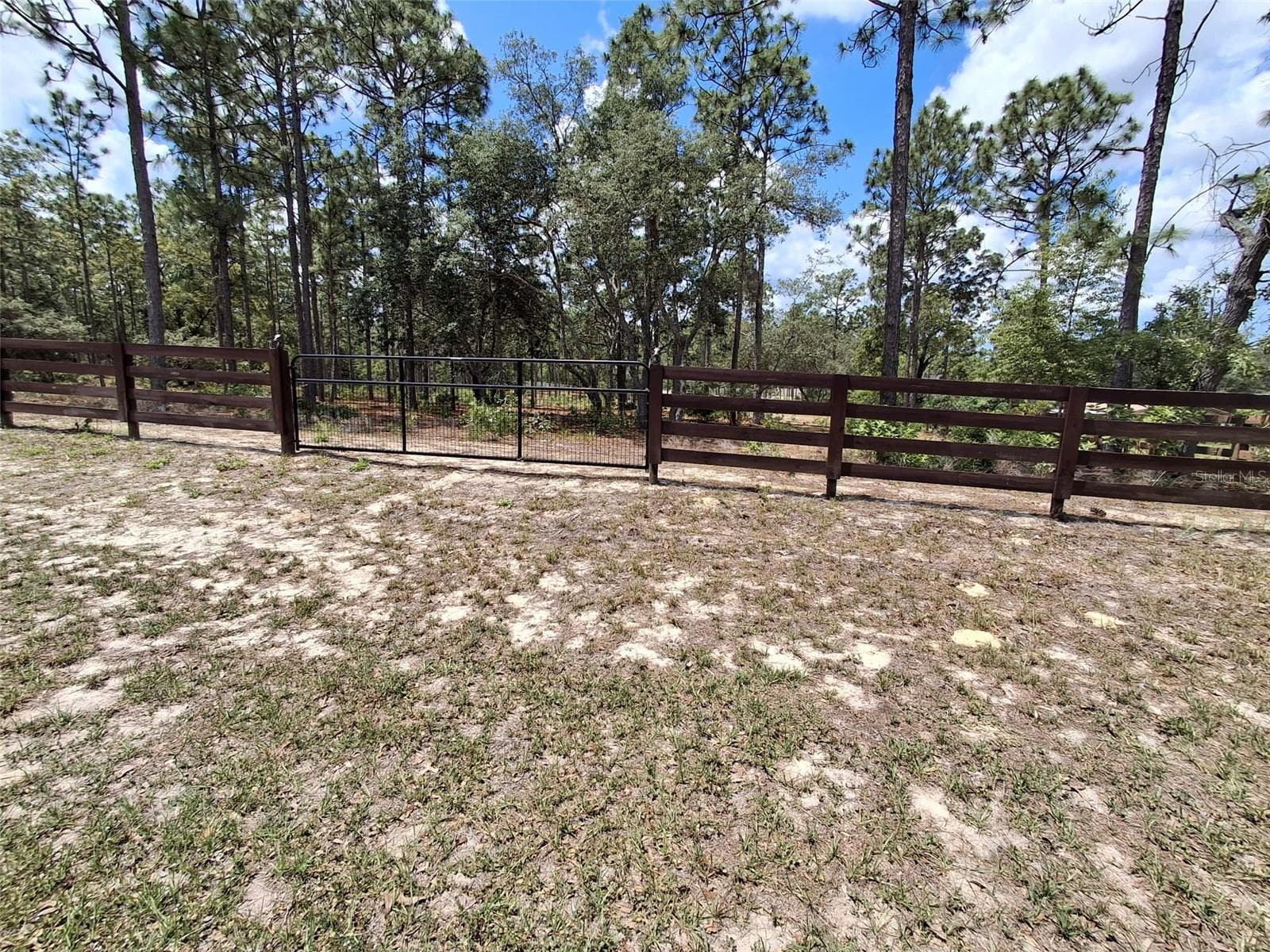 second lot entrance - 4295 N BRIDGER DR, BEVERLY HILLS