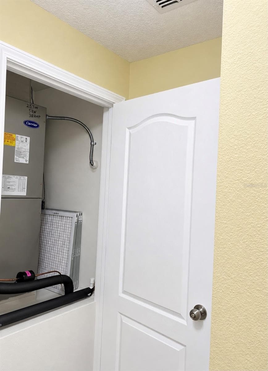 Air conditioning unit - 9412 TRUMPET VINE LOOP, TRINITY