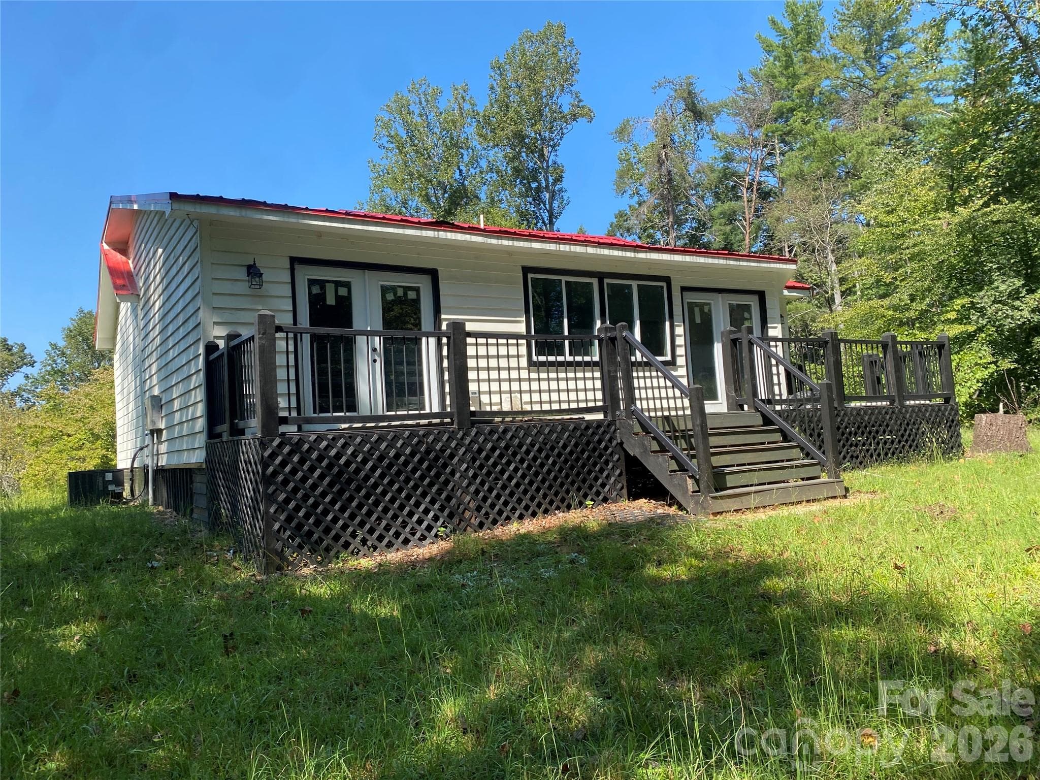 Large Deck w/ Privacy Surrounded by Woods and Nature - 615 Vine Arden Road, Morganton