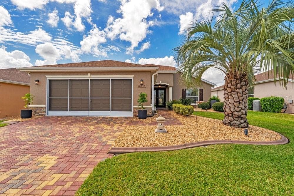 5811 GREENBRIAR LOOP