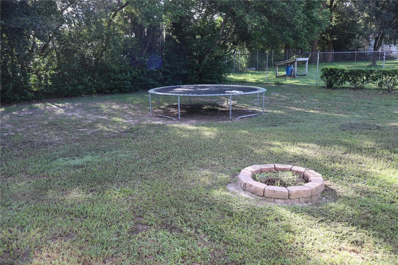 firepit - 12306 JOAVAJIN RD, DADE CITY