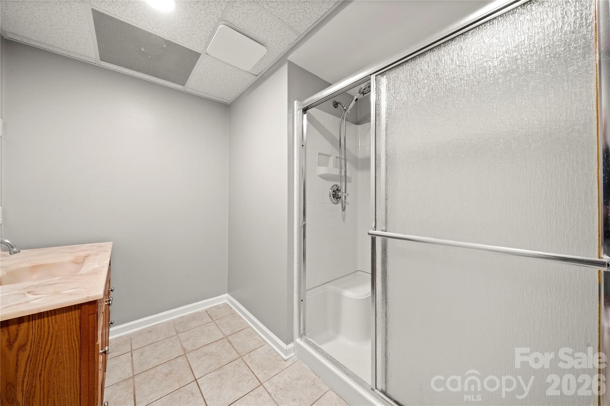 Basement level secondary full bathroom - 109 Woodside Avenue, Gastonia