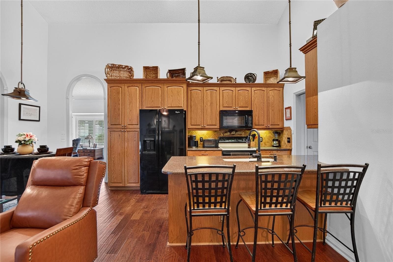 Kitchen Bar Seating - 2010 RIVER PARK CT, VALRICO